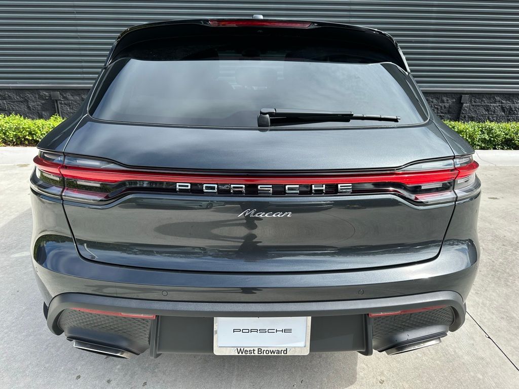 Thumbnail: 2025 Porsche Macan - 11