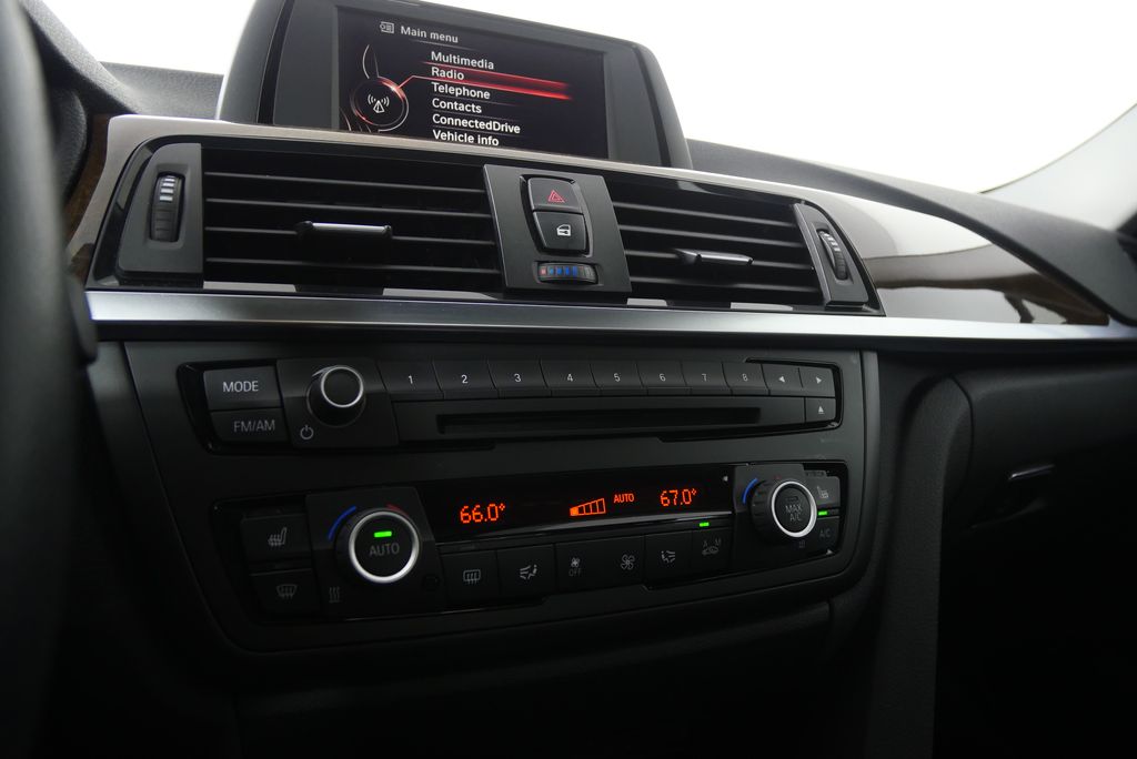 Thumbnail: 2015 BMW 3 Series - 25