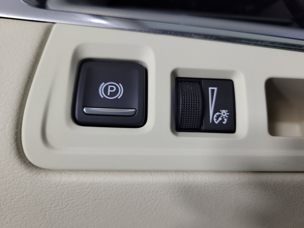 2020 Cadillac XT5 Premium Luxury Silver at Emmons Autoplex