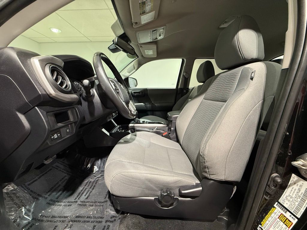 Thumbnail: 2019 Toyota Tacoma - 12