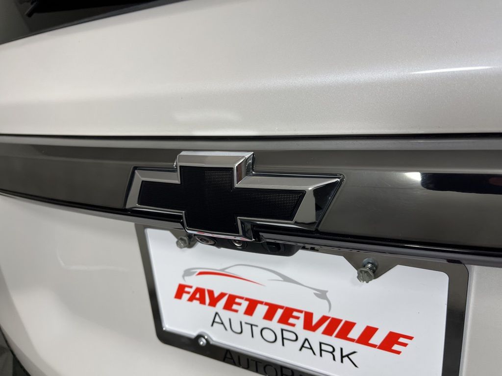 Thumbnail: 2022 Chevrolet Traverse - 14