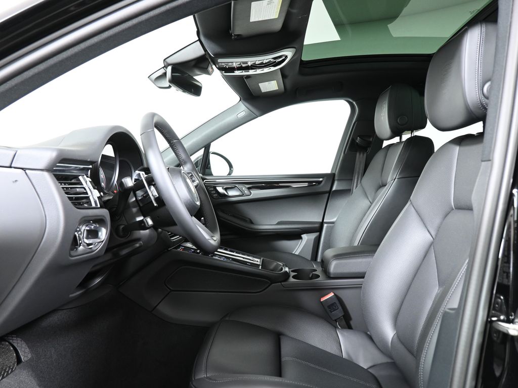 2024 Porsche Macan  15