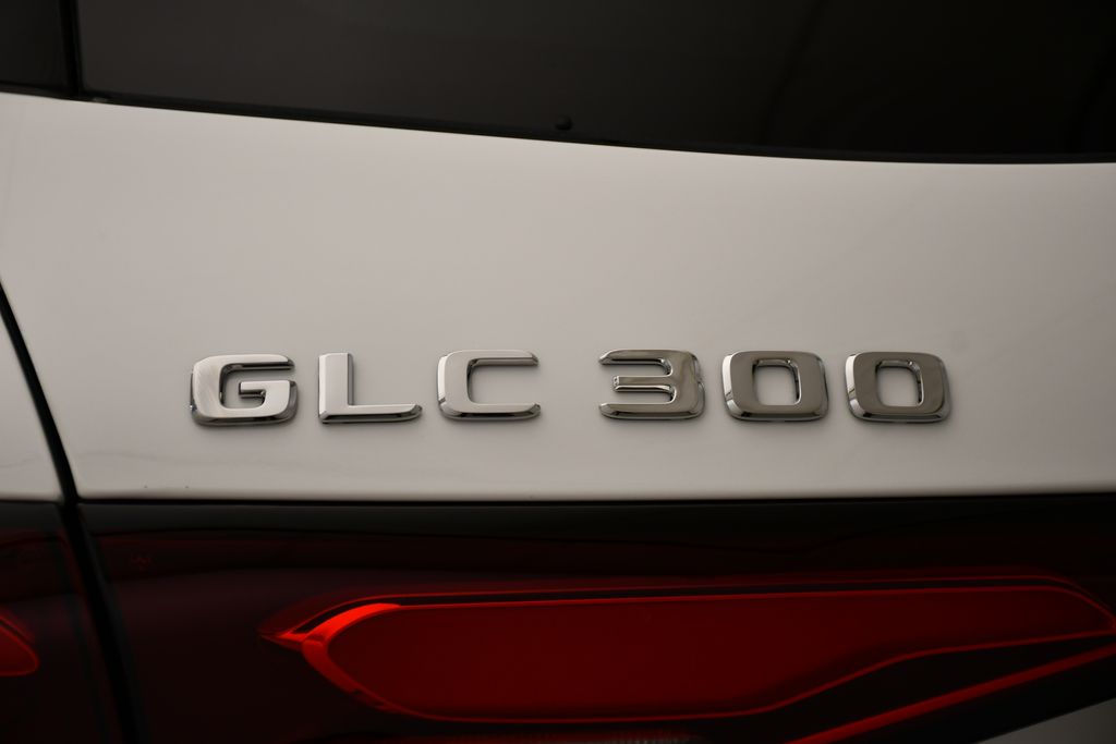 Thumbnail: 2026 Mercedes-Benz GLC - 9