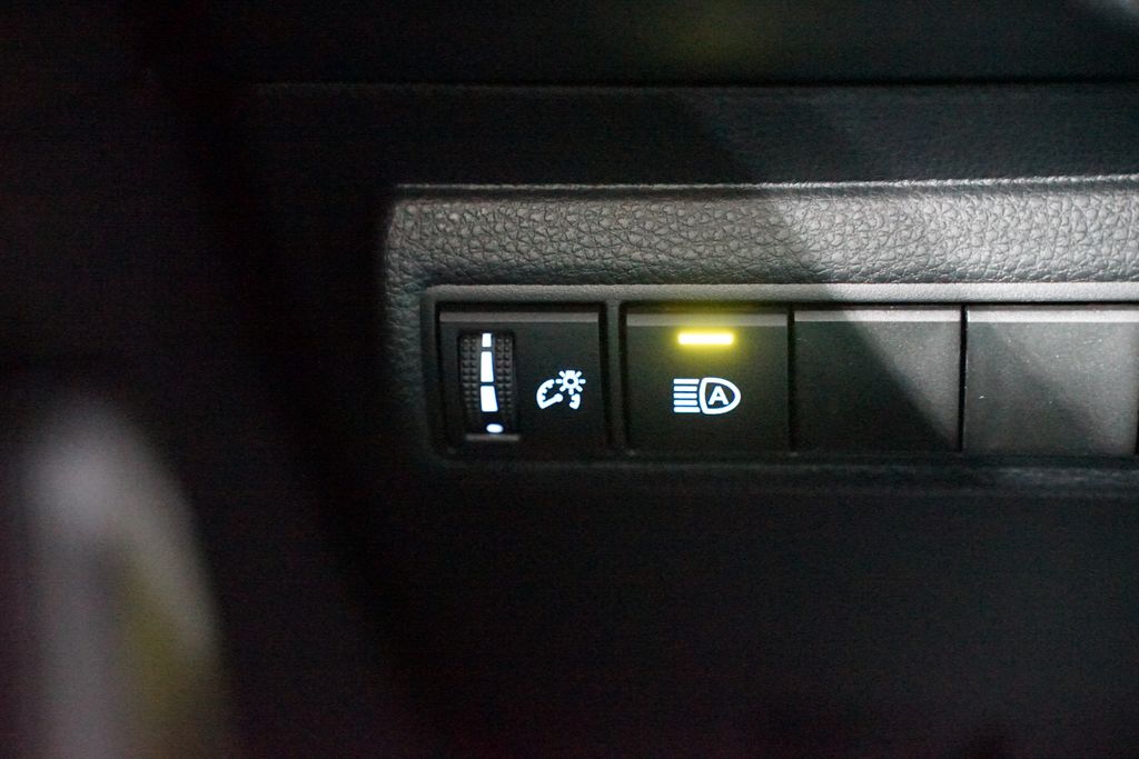 2025 Toyota Corolla LE 23