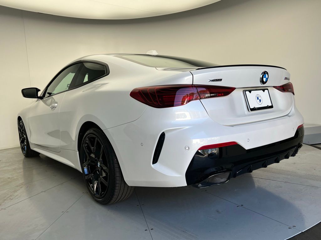 Thumbnail: 2026 BMW 4 Series - 4