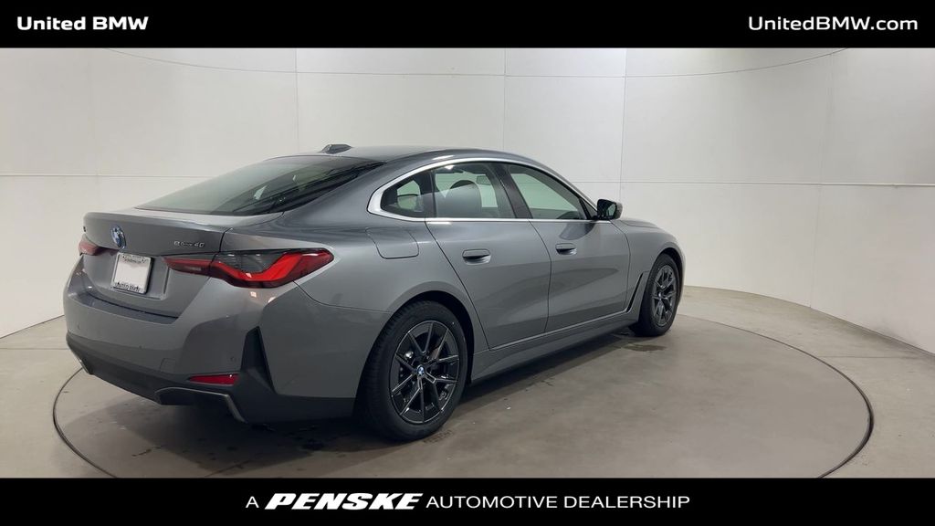 2025 BMW i4 eDrive40 8