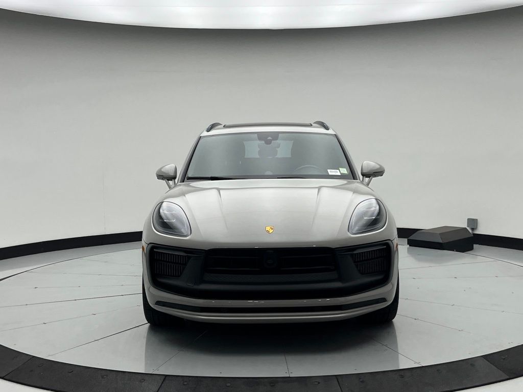 Thumbnail: 2023 Porsche Macan - 6