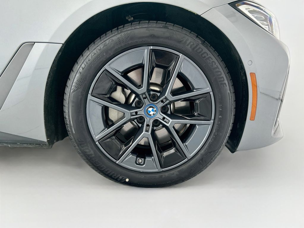 Thumbnail: 2023 BMW i4 - 31