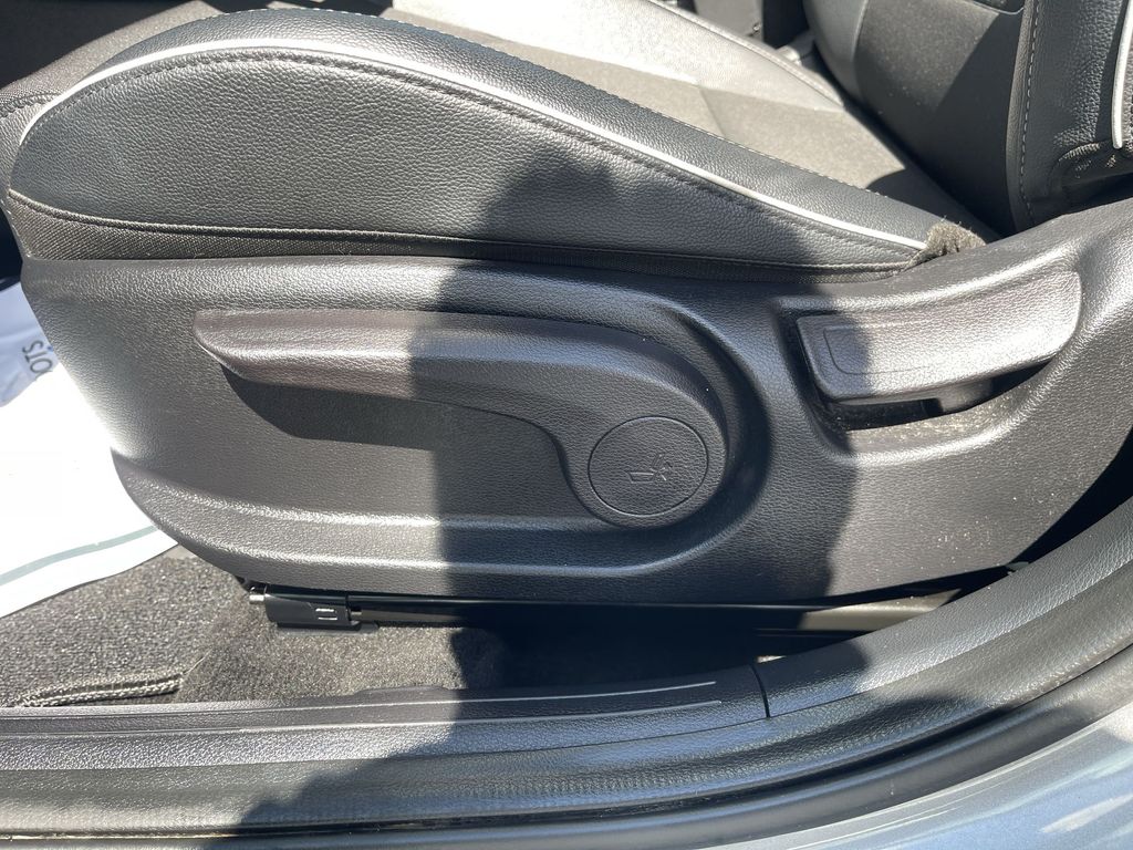 Certified Used 2022 Gray Kia GT-Line image 15