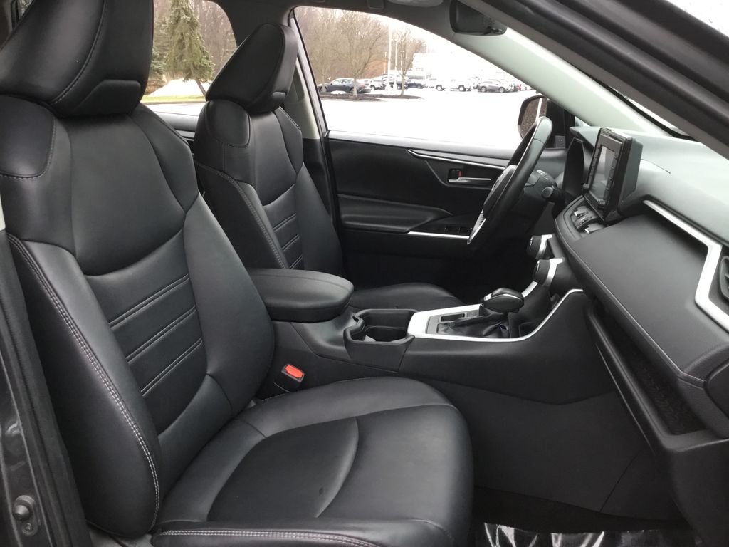 Thumbnail: 2020 Toyota RAV4 - 13