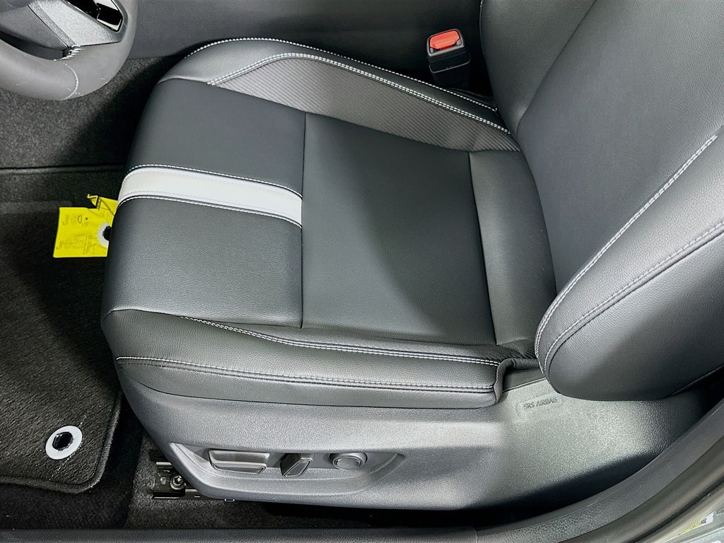 Thumbnail: 2025 Toyota Camry - 20