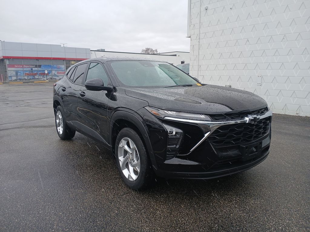 2025 Chevrolet Trax LS