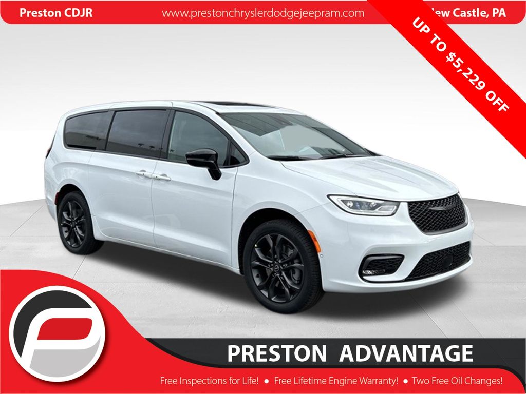 2026 Chrysler Pacifica Select