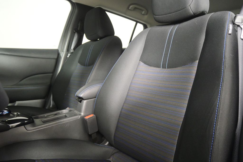 Thumbnail: 2022 Nissan Leaf - 10