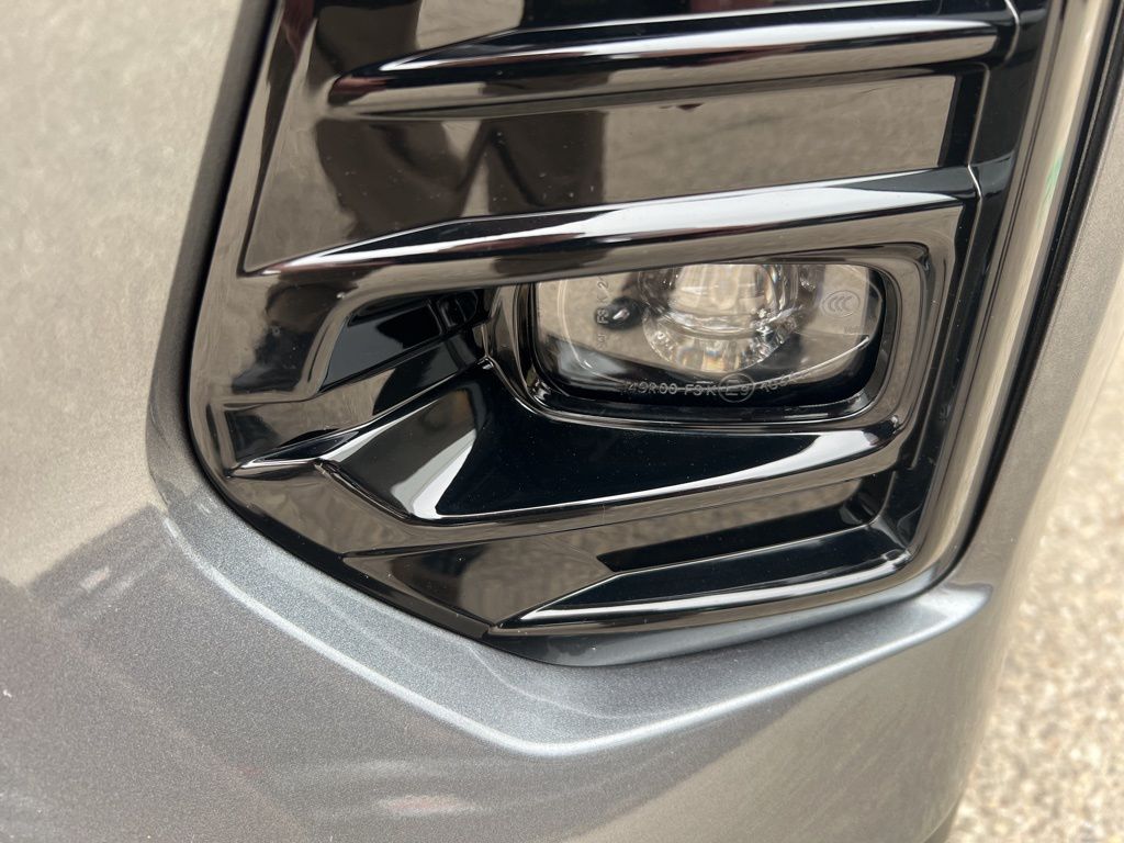 2024 Nissan Kicks SR photo