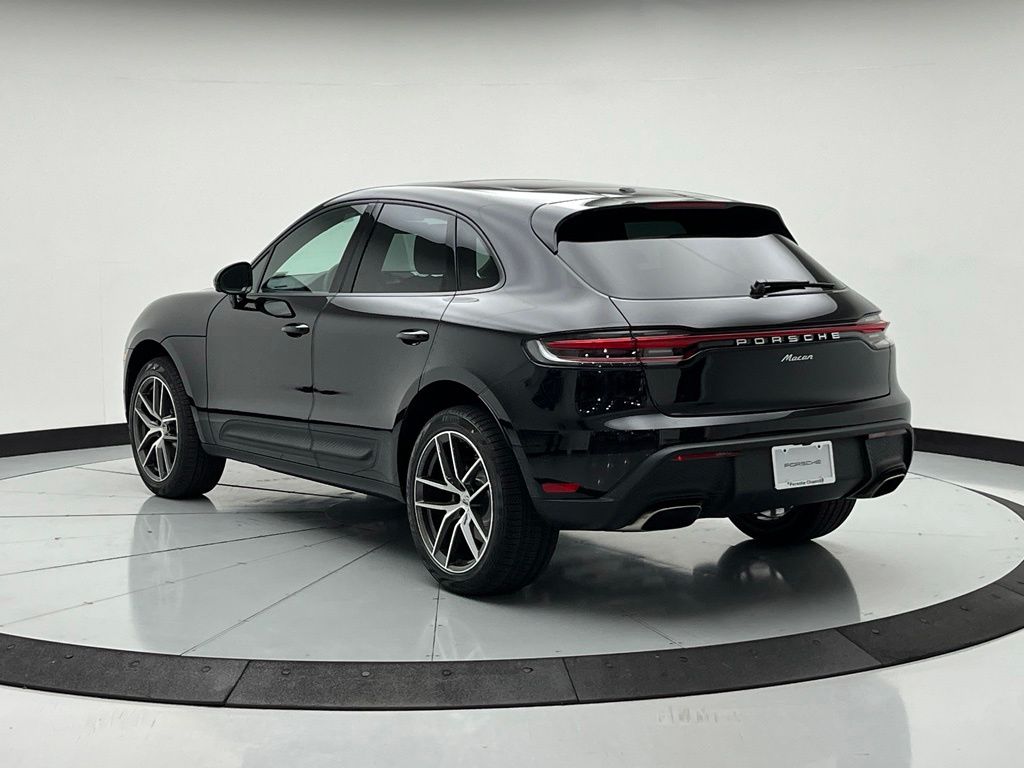 Thumbnail: 2026 Porsche Macan - 3