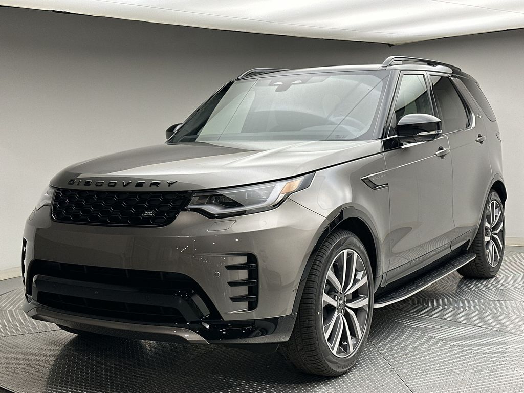 2024 Land Rover Discovery Dynamic SE Hero Image