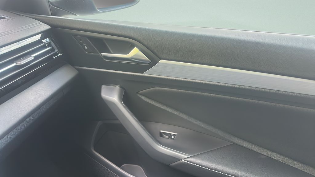 New 2026 White Volkswagen 1.5T Sport image 15