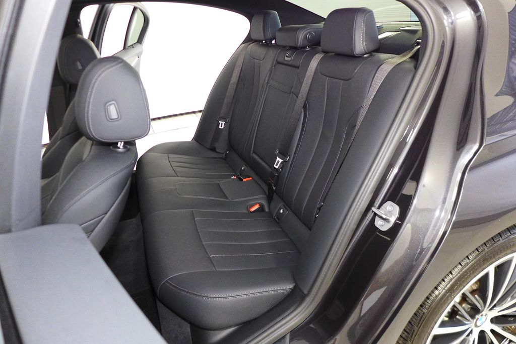 Thumbnail: 2023 BMW 5 Series - 20