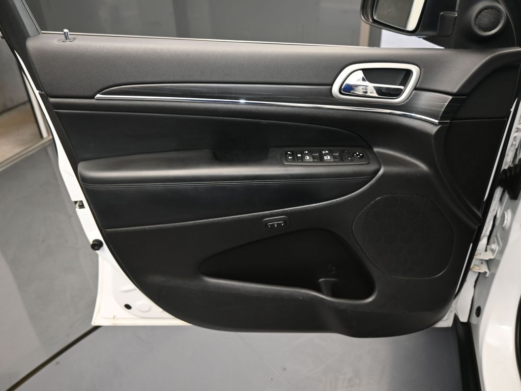 Used 2021 Bright White Clearcoat Jeep Limited image 13