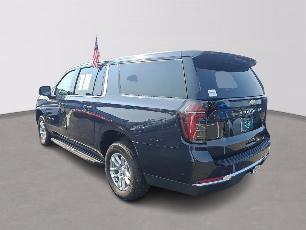 Thumbnail: 2025 Chevrolet Suburban - 4