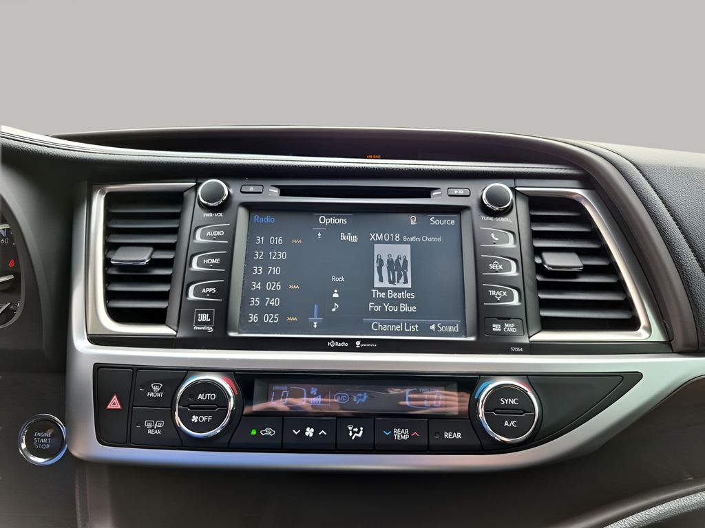 Used 2014  Toyota Limited image 40