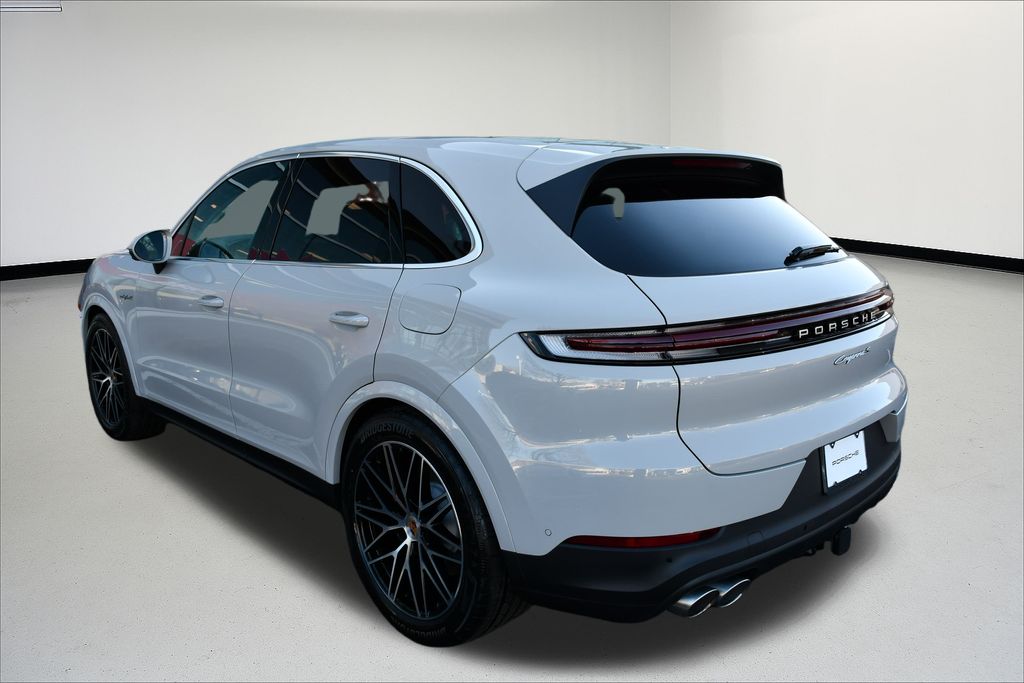 Thumbnail: 2026 Porsche Cayenne - 3