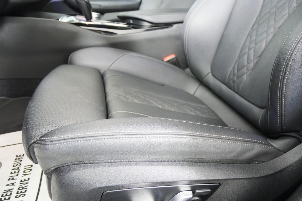 Thumbnail: 2023 BMW 5 Series - 10