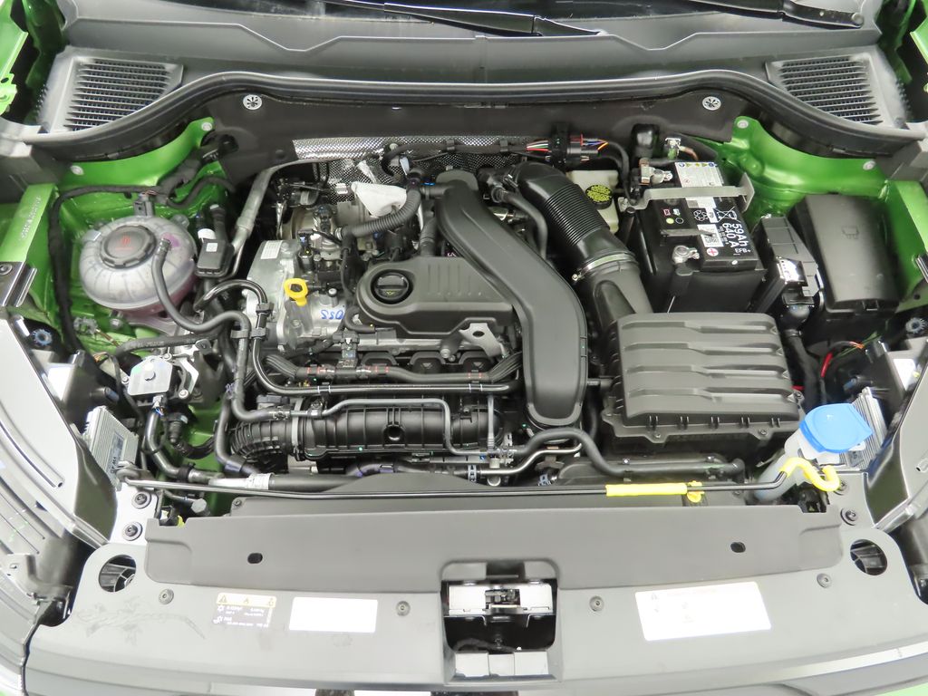 2025 Volkswagen Taos SE 30