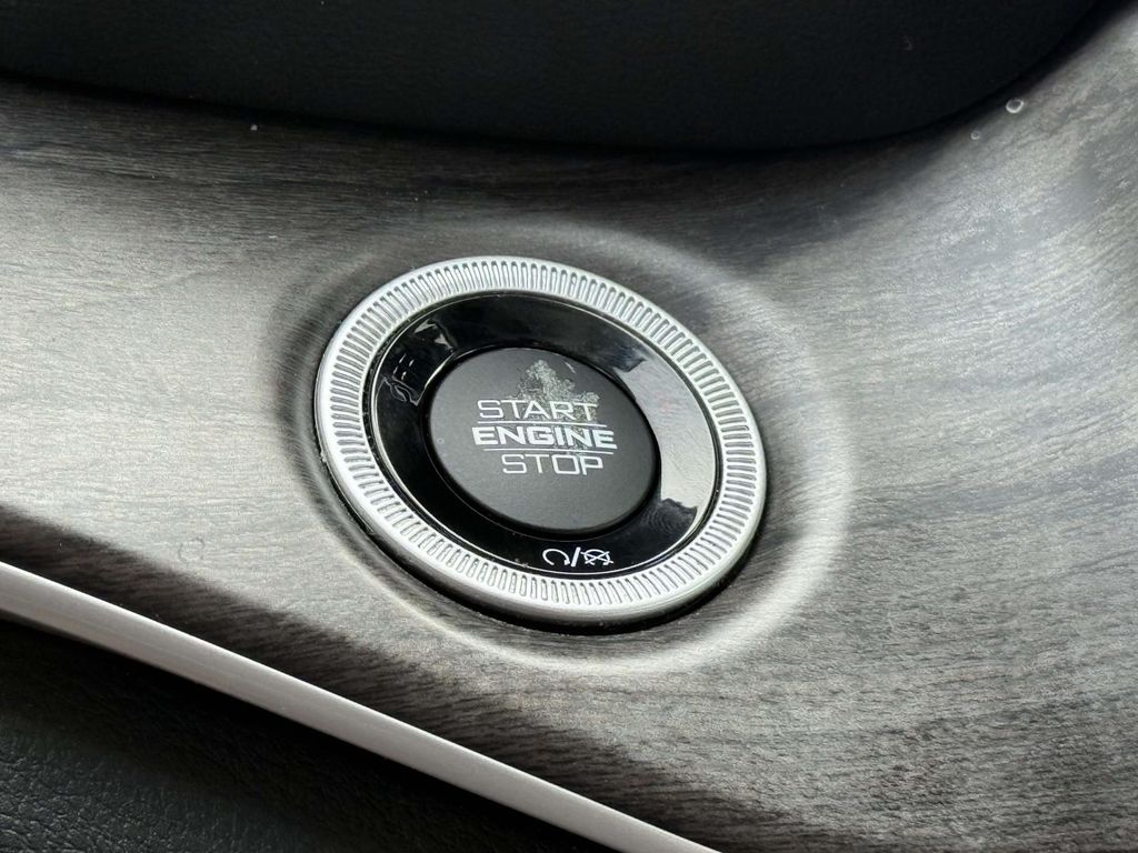 Used 2023 White Jeep Limited image 27