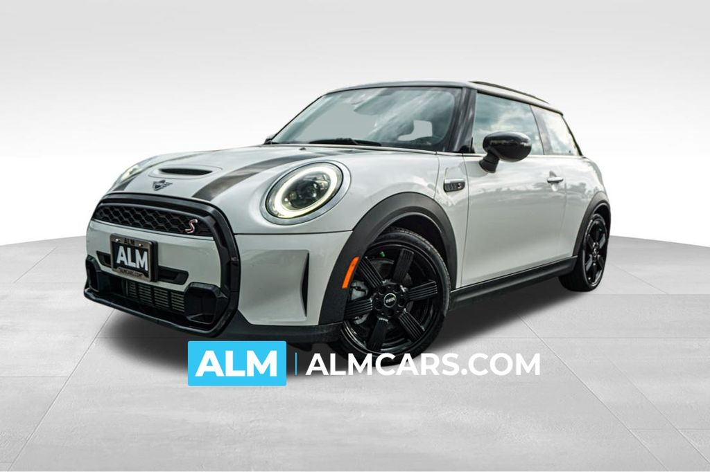 White Metallic 2024 MINI Cooper Hatchback Front-Wheel Drive 7-Speed Automatic