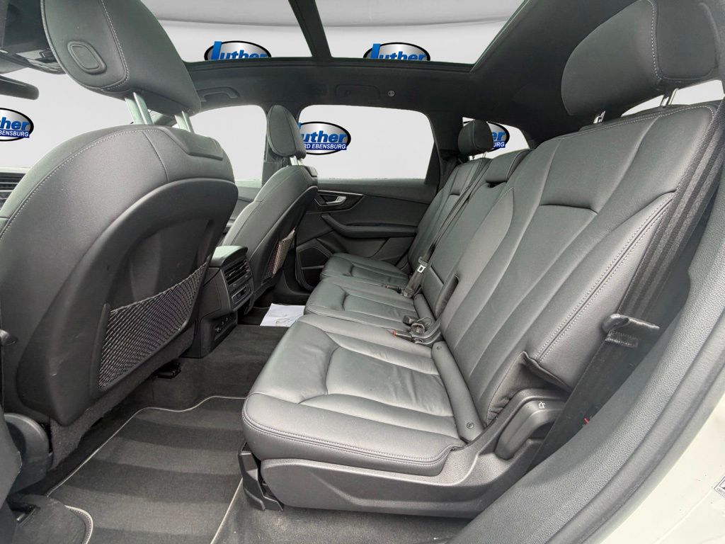 2025 Audi Q7 55 Premium Plus - 9