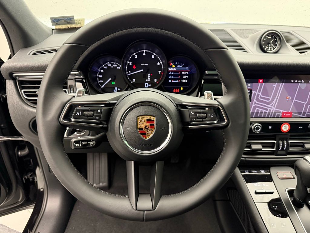 Thumbnail: 2026 Porsche Macan - 12