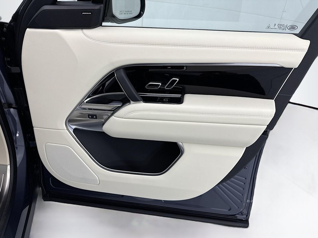 Thumbnail: 2026 Land Rover Range Rover - 23