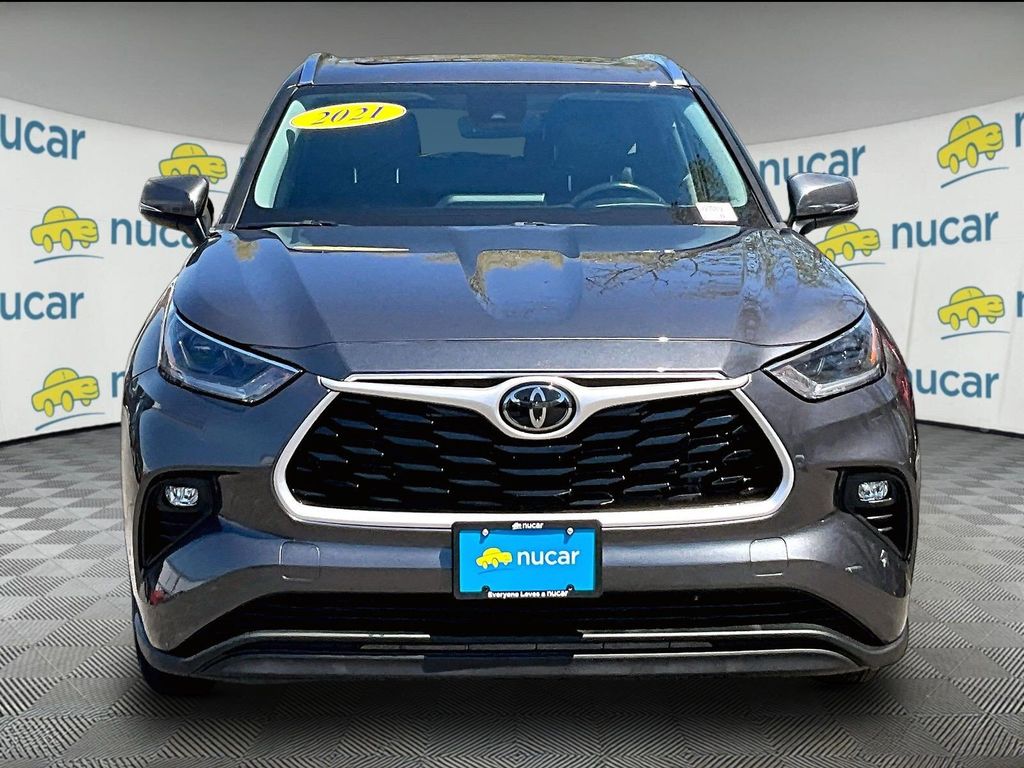 2021 Toyota Highlander — photo 2