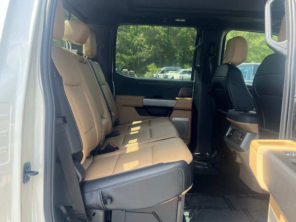 2025 Ford F-250SD Lariat White at Walterboro Ford