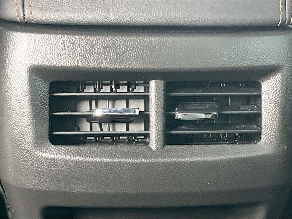 Used 2024 White Cadillac V-Series image 27