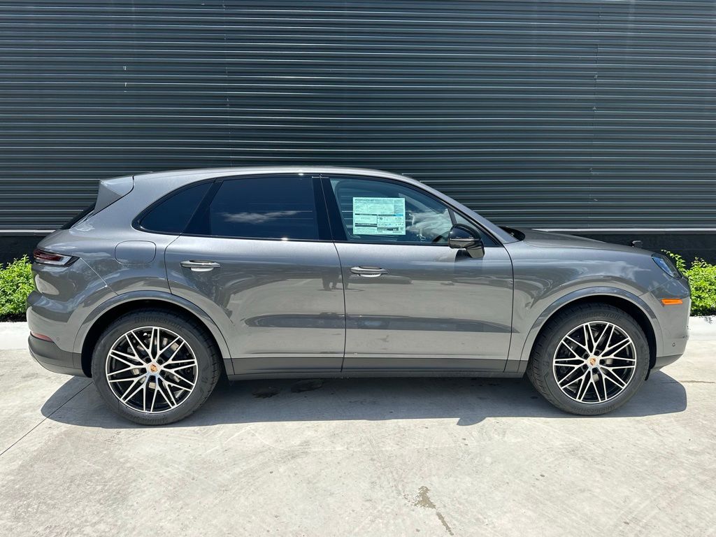 Thumbnail: 2025 Porsche Cayenne - 8