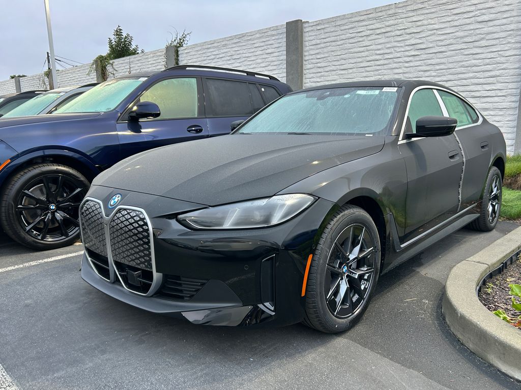 Thumbnail: 2025 BMW i4 - 2