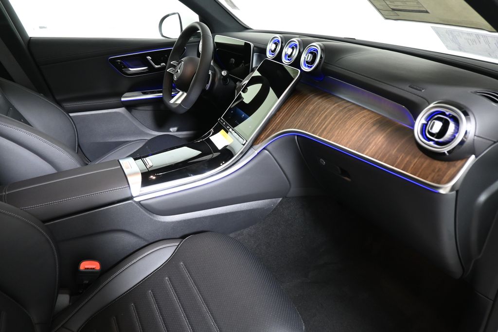 Thumbnail: 2026 Mercedes-Benz GLC - 20