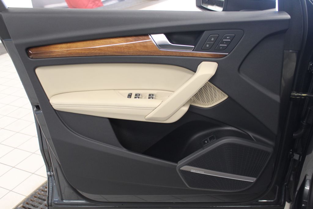 Thumbnail: 2023 Audi Q5 - 14