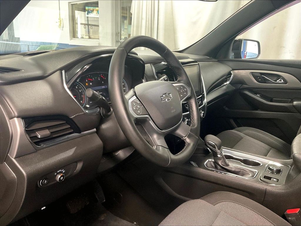 2023 Chevrolet Traverse — photo 8