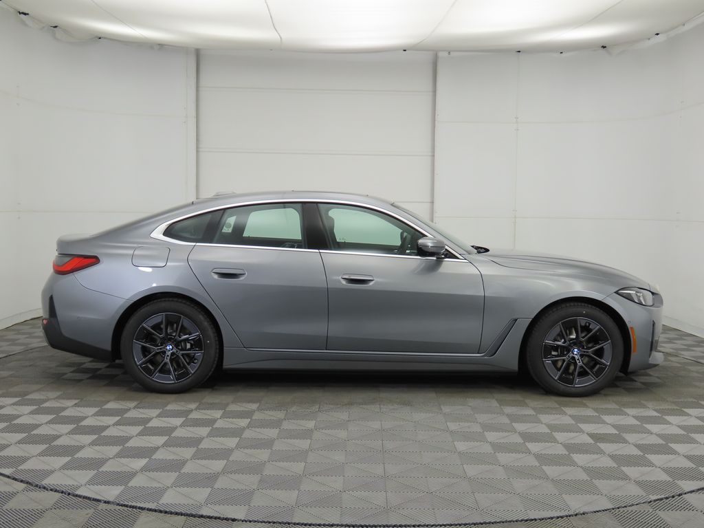 Thumbnail: 2026 BMW i4 - 4