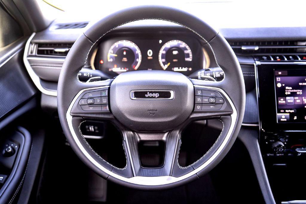 New Car 2025 Jeep Grand Cherokee  Laredo X For Sale Under $40,000 In Taylor, Texas