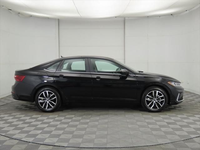 Thumbnail: 2026 Volkswagen Jetta - 4