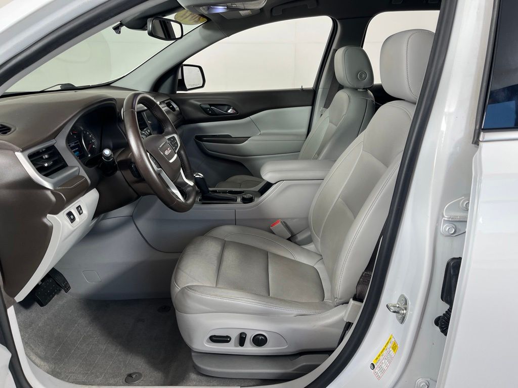 Thumbnail: 2017 GMC Acadia - 23