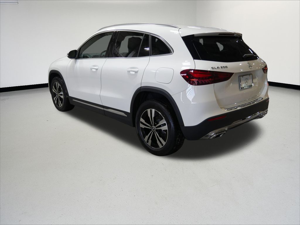 Thumbnail: 2026 Mercedes-Benz GLA - 3