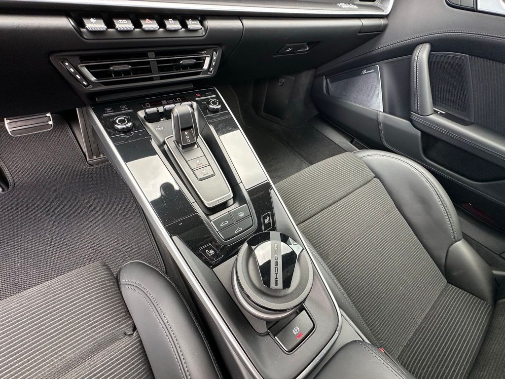 Thumbnail: 2025 Porsche 911 - 31