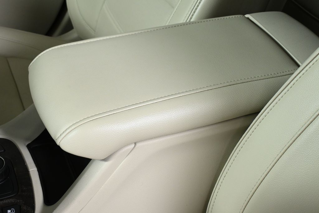 Thumbnail: 2023 GMC Acadia - 26