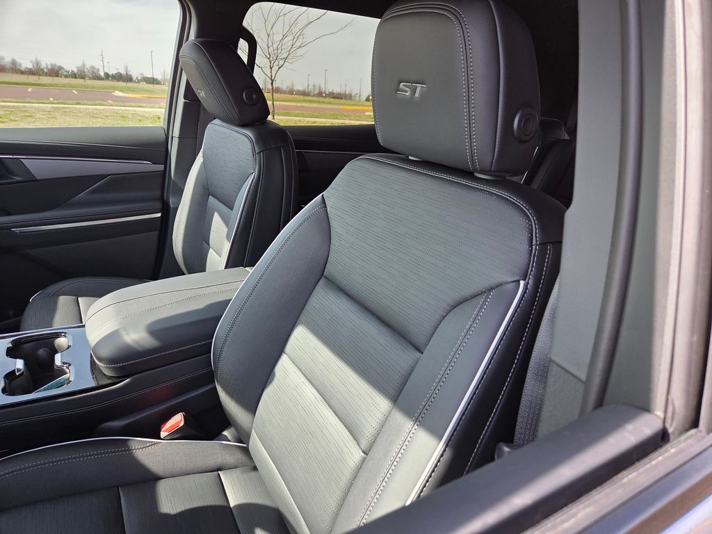 2026 Buick Enclave Sport Touring - Photo 12